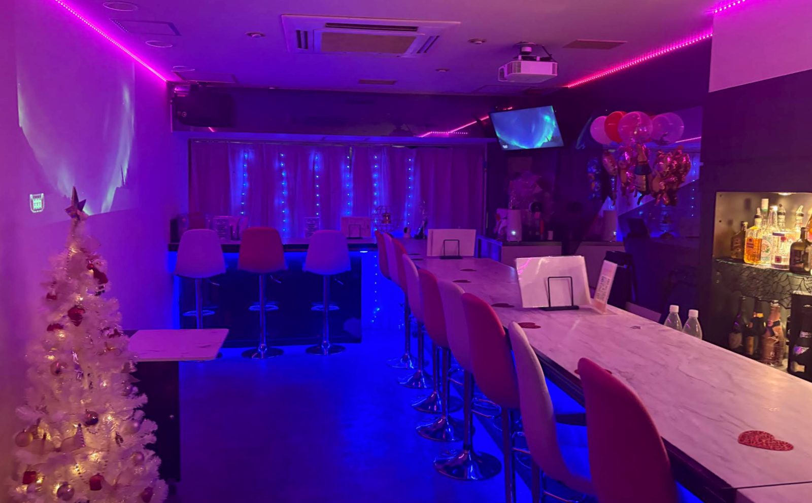 五反田 Girlsbar GO!!! 店内写真2
